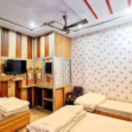Abhiraj Guest House Mathura Exteriör bild
