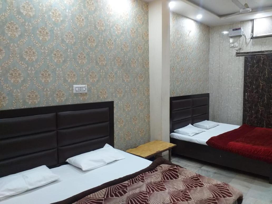 Abhiraj Guest House Mathura Exteriör bild