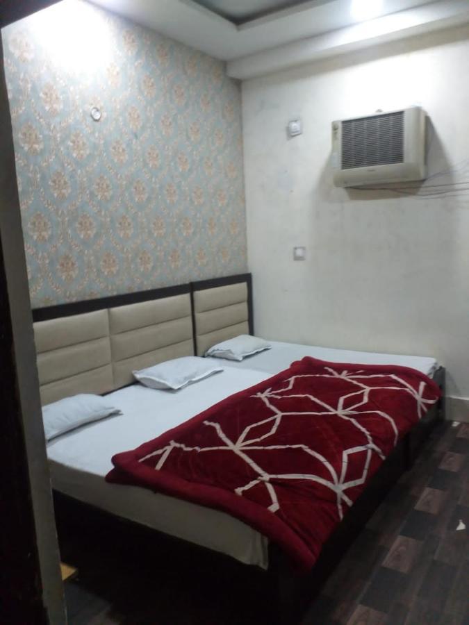Abhiraj Guest House Mathura Exteriör bild