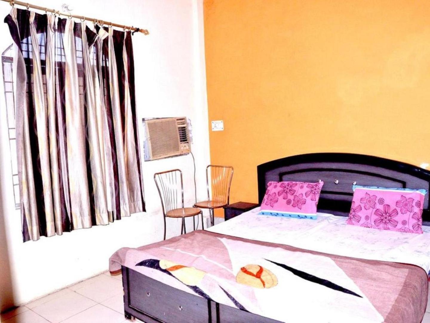 Abhiraj Guest House Mathura Exteriör bild