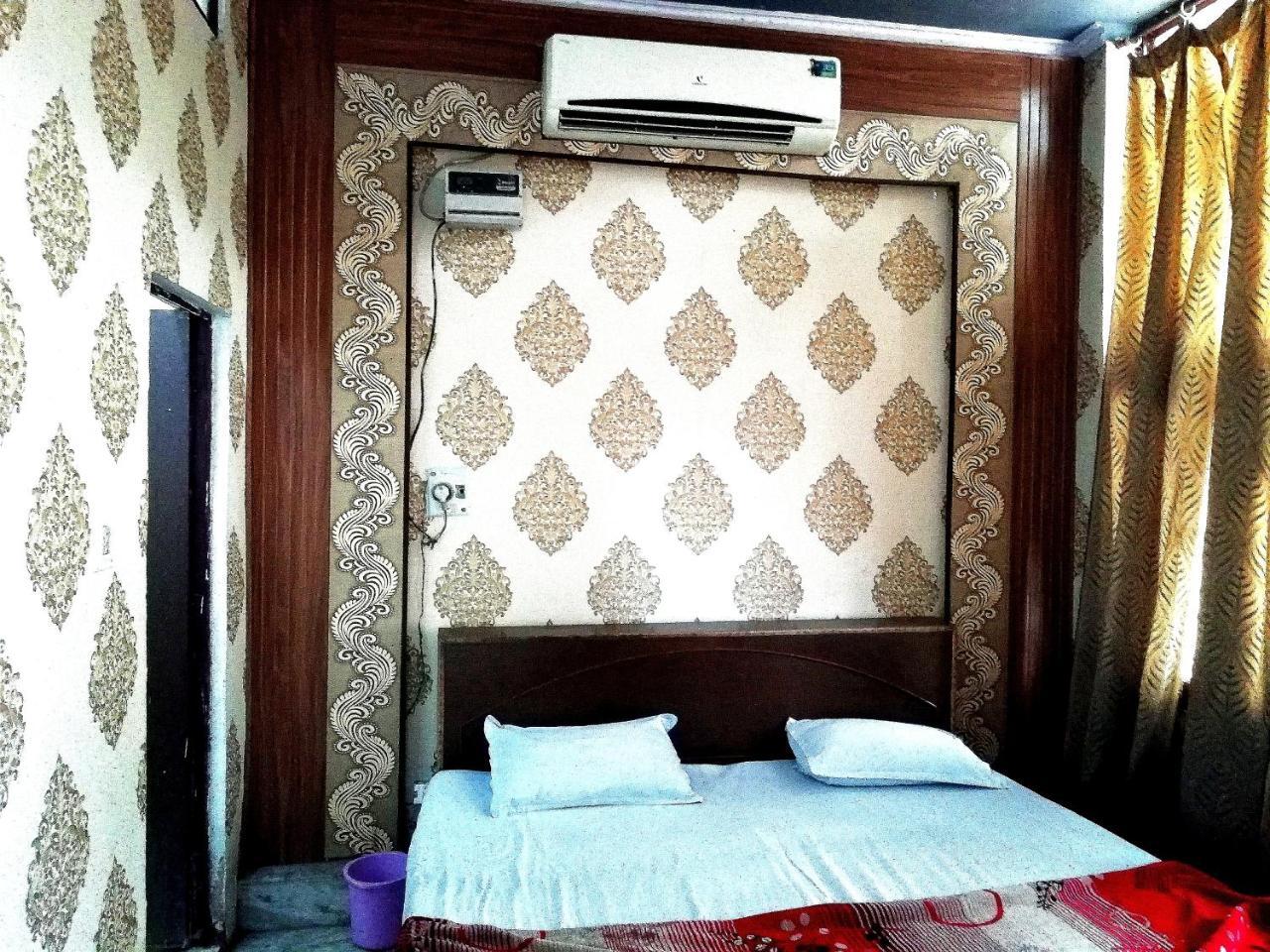 Abhiraj Guest House Mathura Exteriör bild